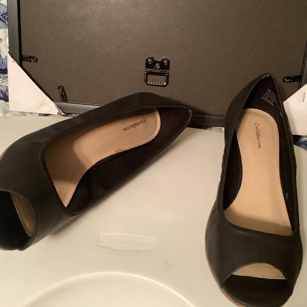 Black, open toed heels by Croft & Barrow size 7M